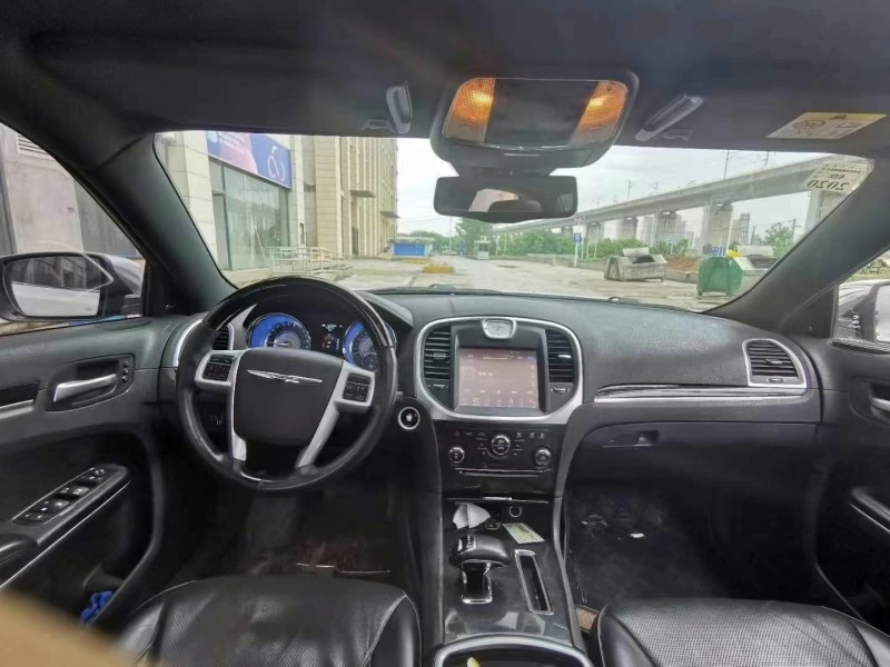 鄂州14年克萊斯勒300C7