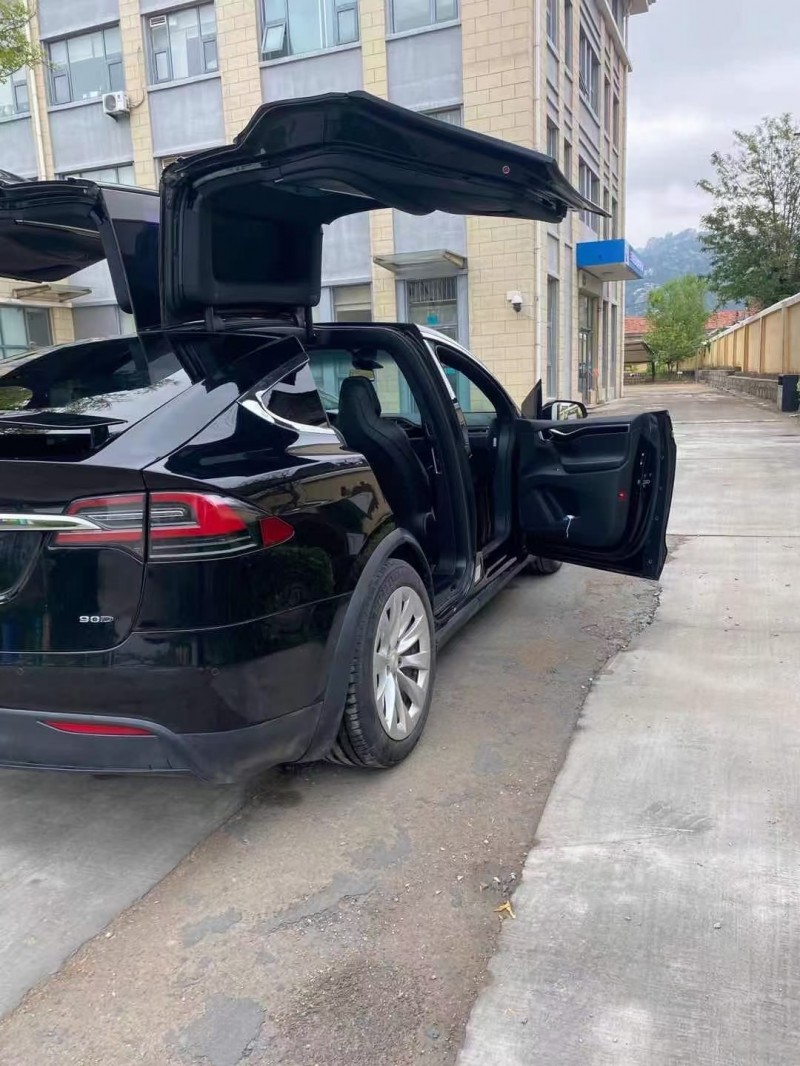 青島17年特斯拉MODEL X3