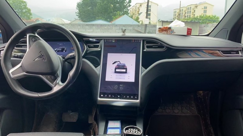 青島17年特斯拉MODEL X4