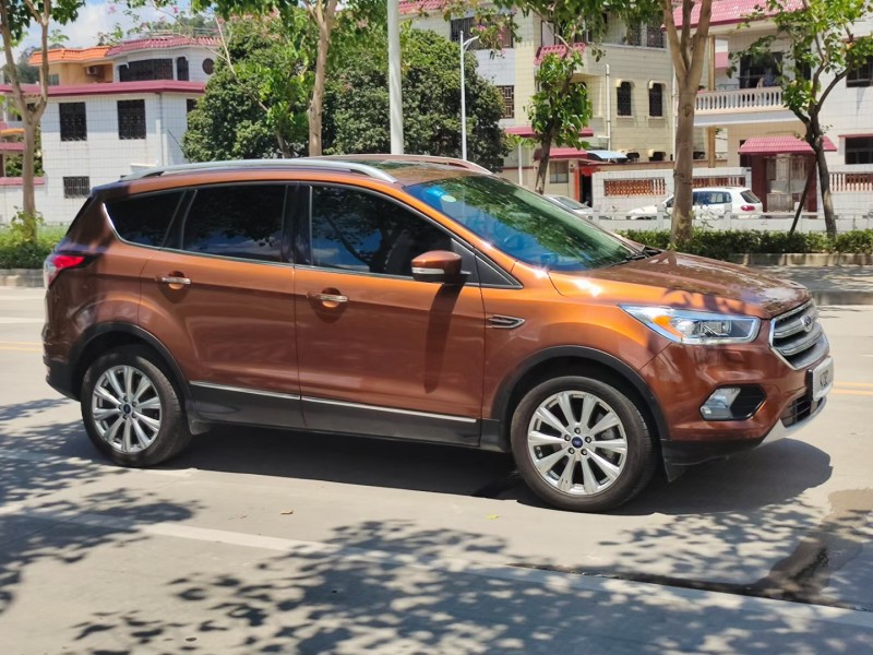 中山17年福特翼虎3