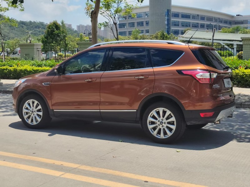 中山17年福特翼虎5