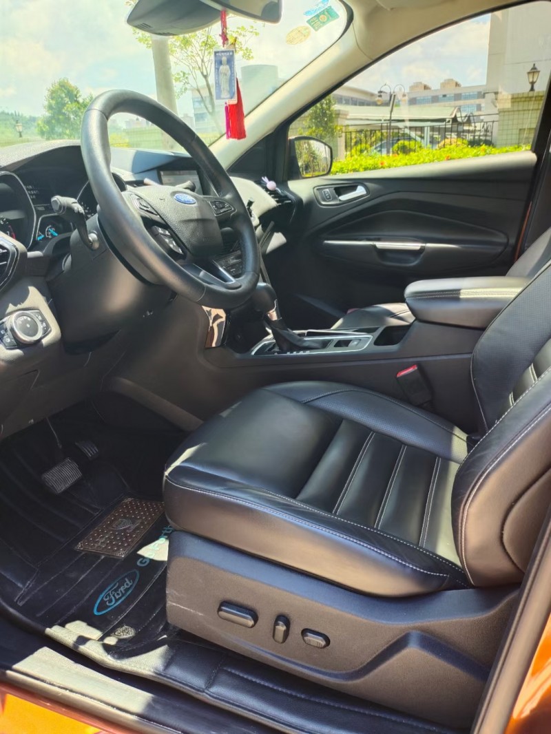 中山17年福特翼虎7