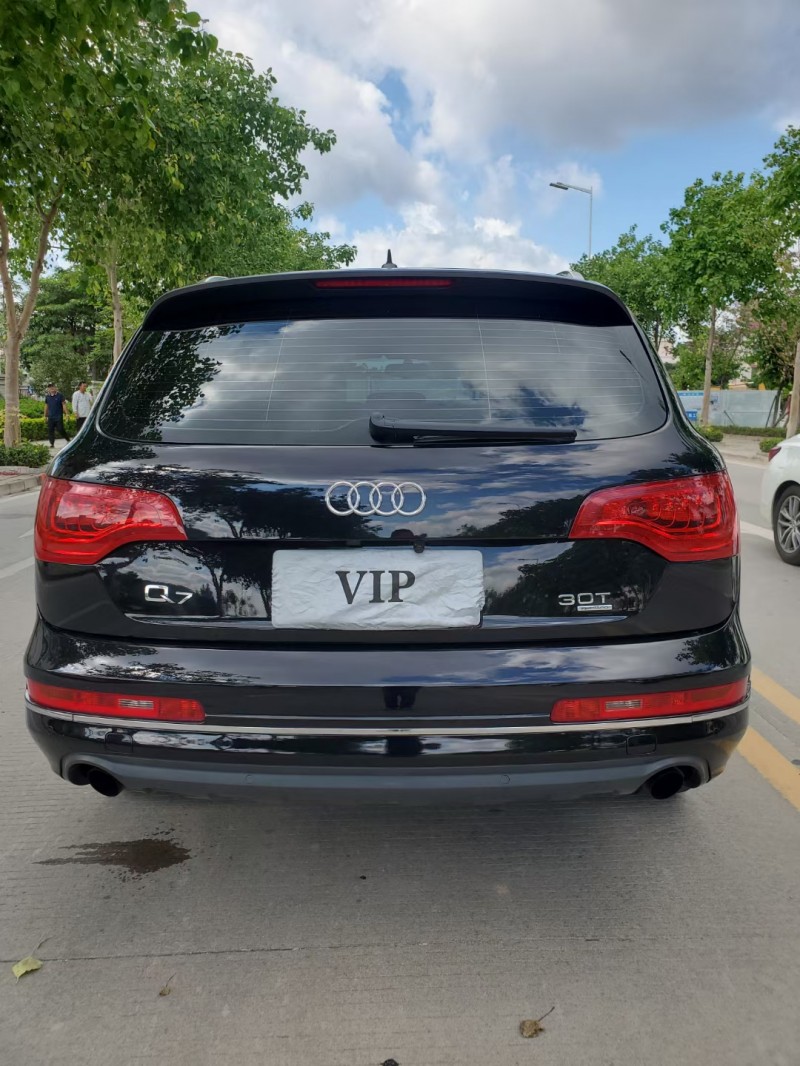 中山11年奥迪Q74