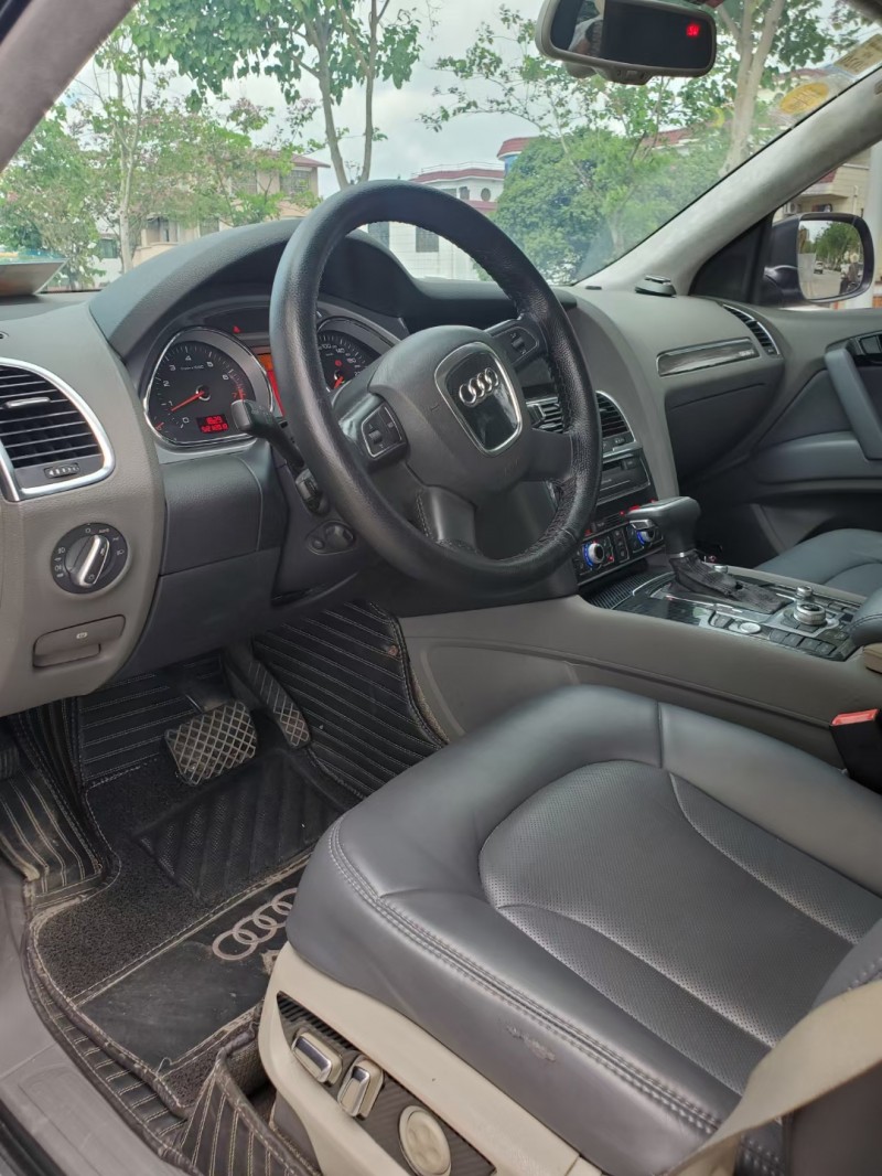 中山11年奥迪Q77