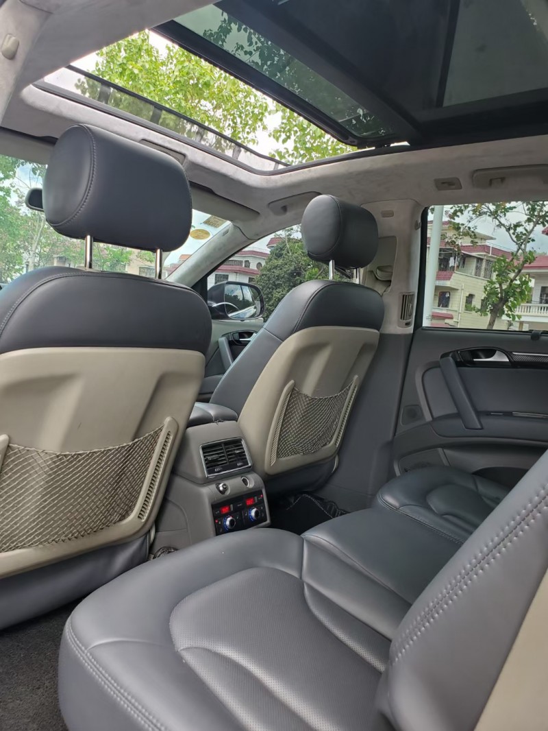 中山11年奥迪Q78