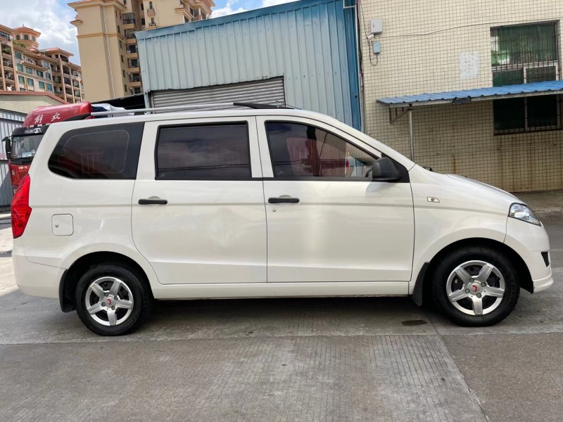 中山17年五菱汽車宏光3