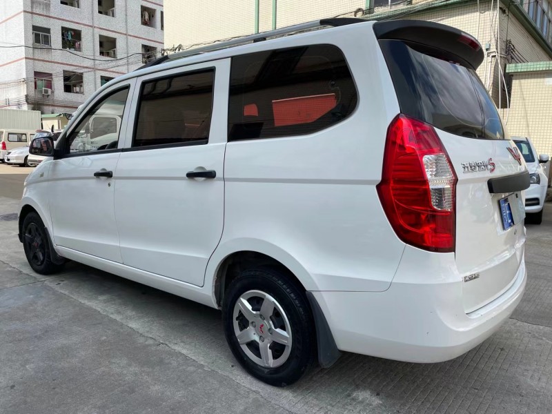 中山17年五菱汽車宏光6
