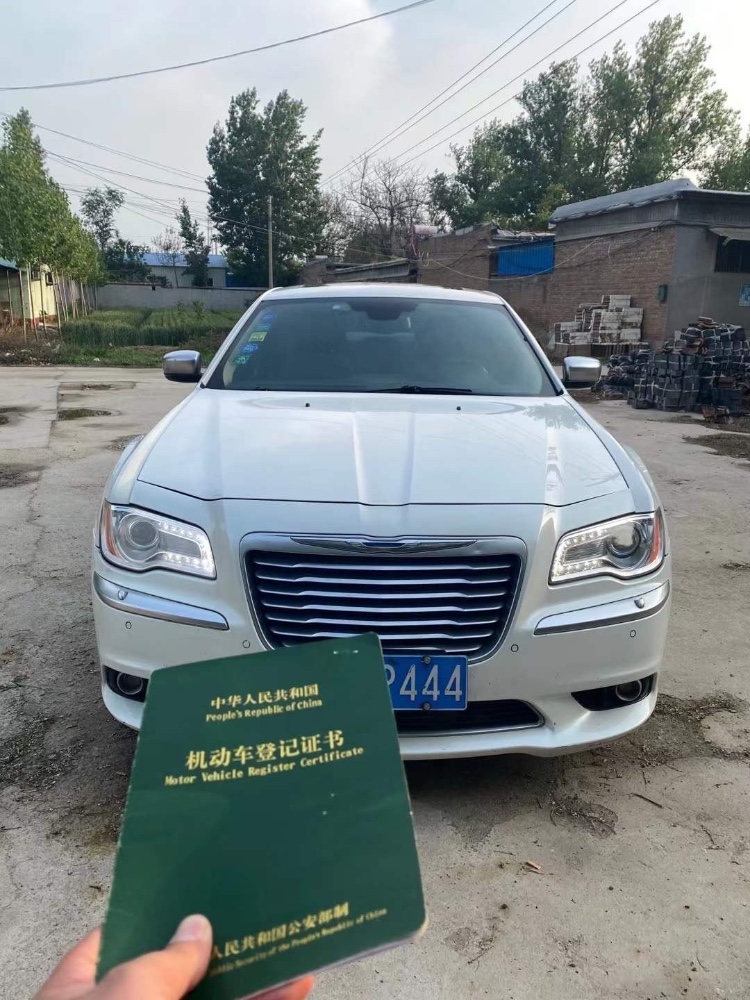 聊城12年克萊斯勒300C9