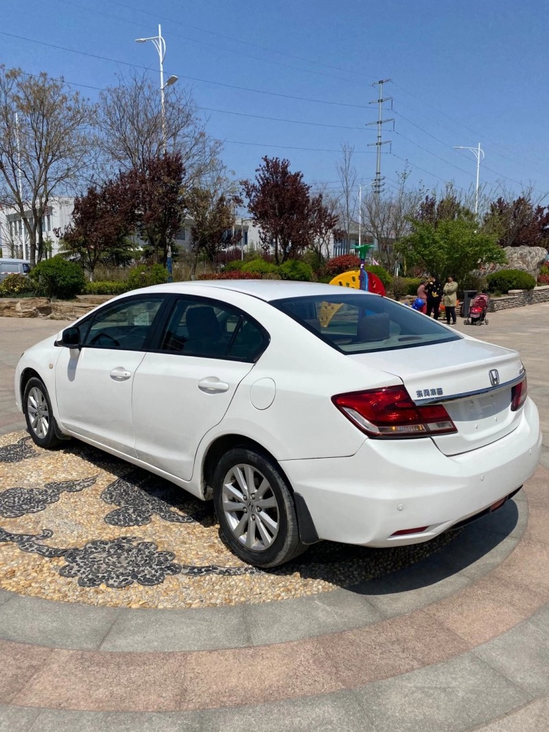 青岛15年本田思域2