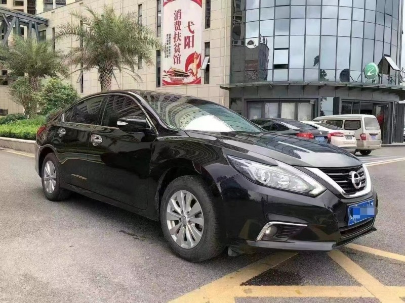 上饒18年日產天籟2