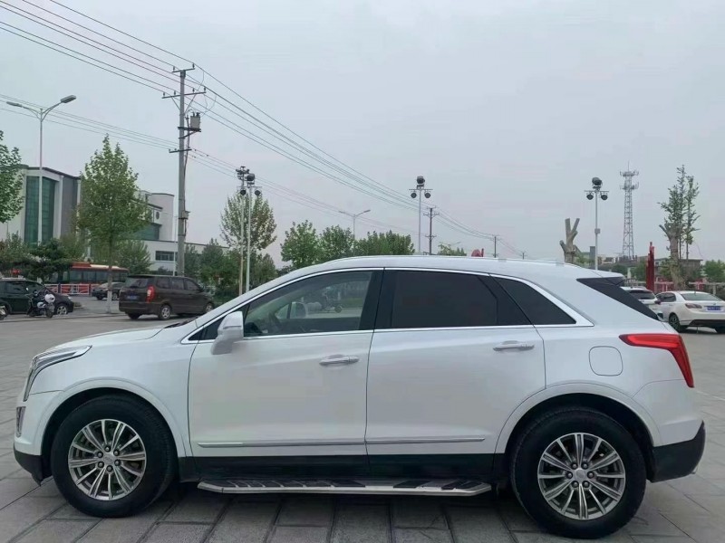 開封16年凱迪拉克XT56