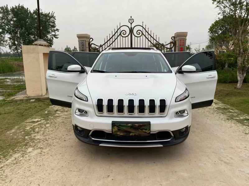 徐州18年Jeep自由光8