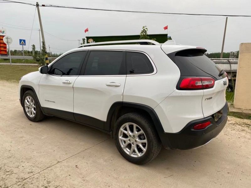徐州18年Jeep自由光2