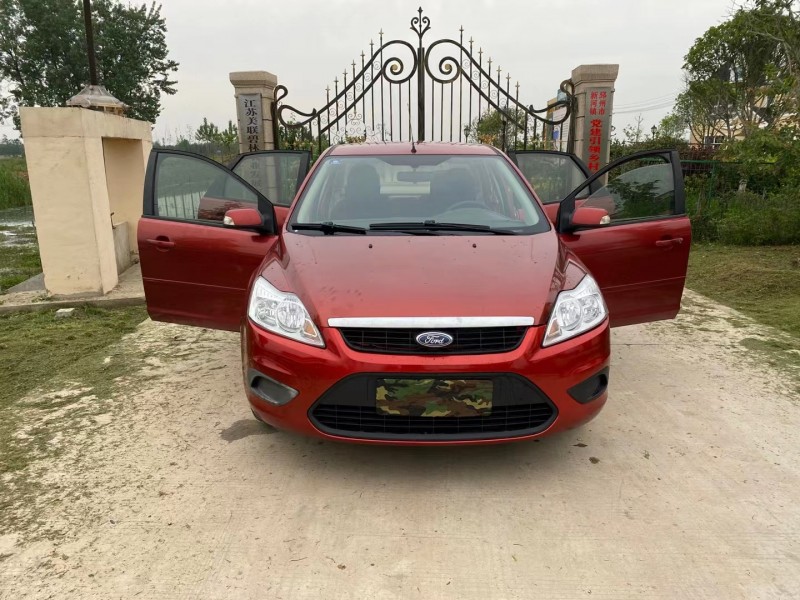 徐州10年福特福克斯8