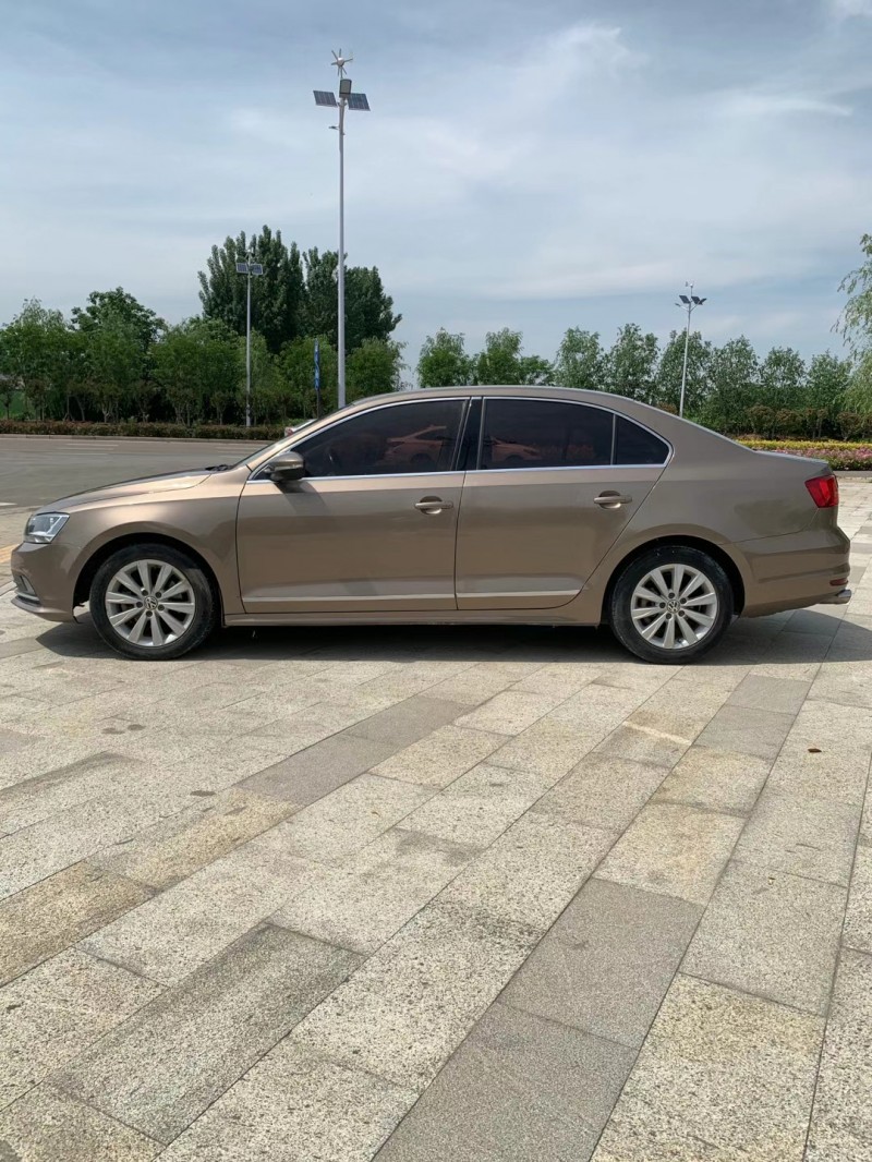 枣庄抵押车15年大众速腾出售