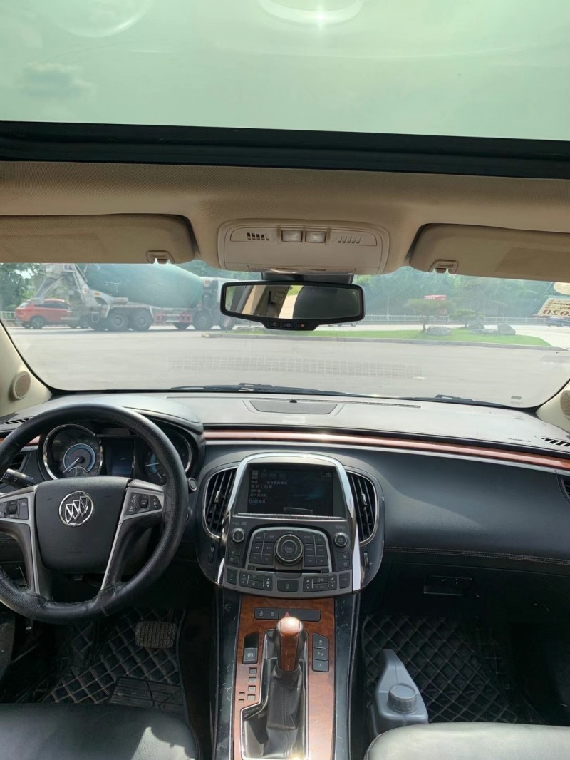 枣庄12年别克君越5