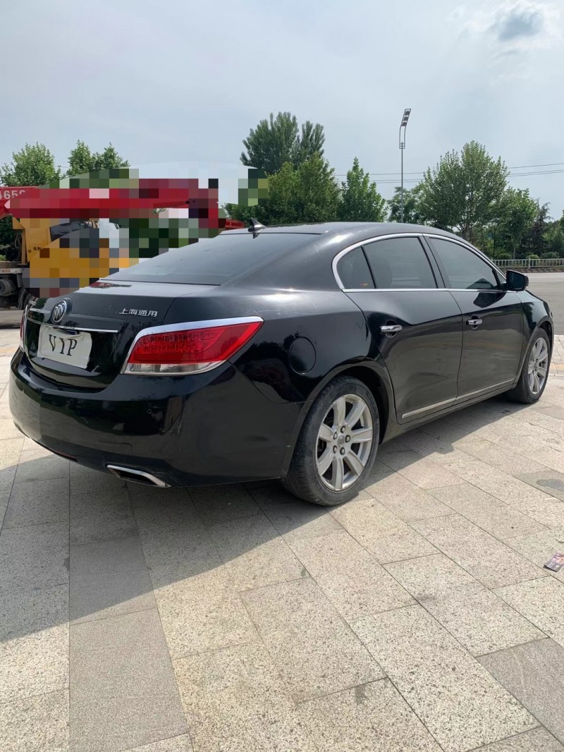 枣庄12年别克君越4