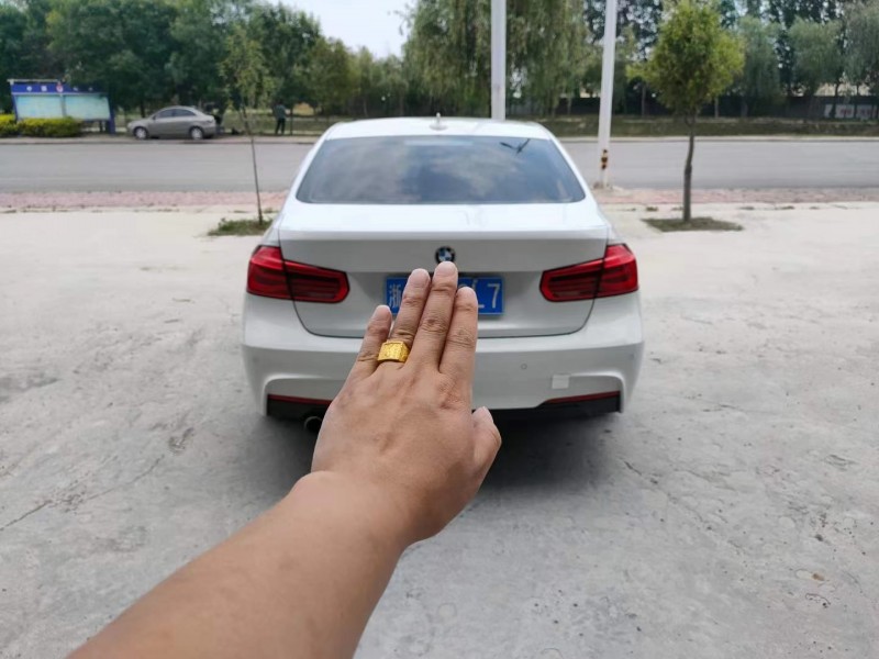 济南19年宝马3系9