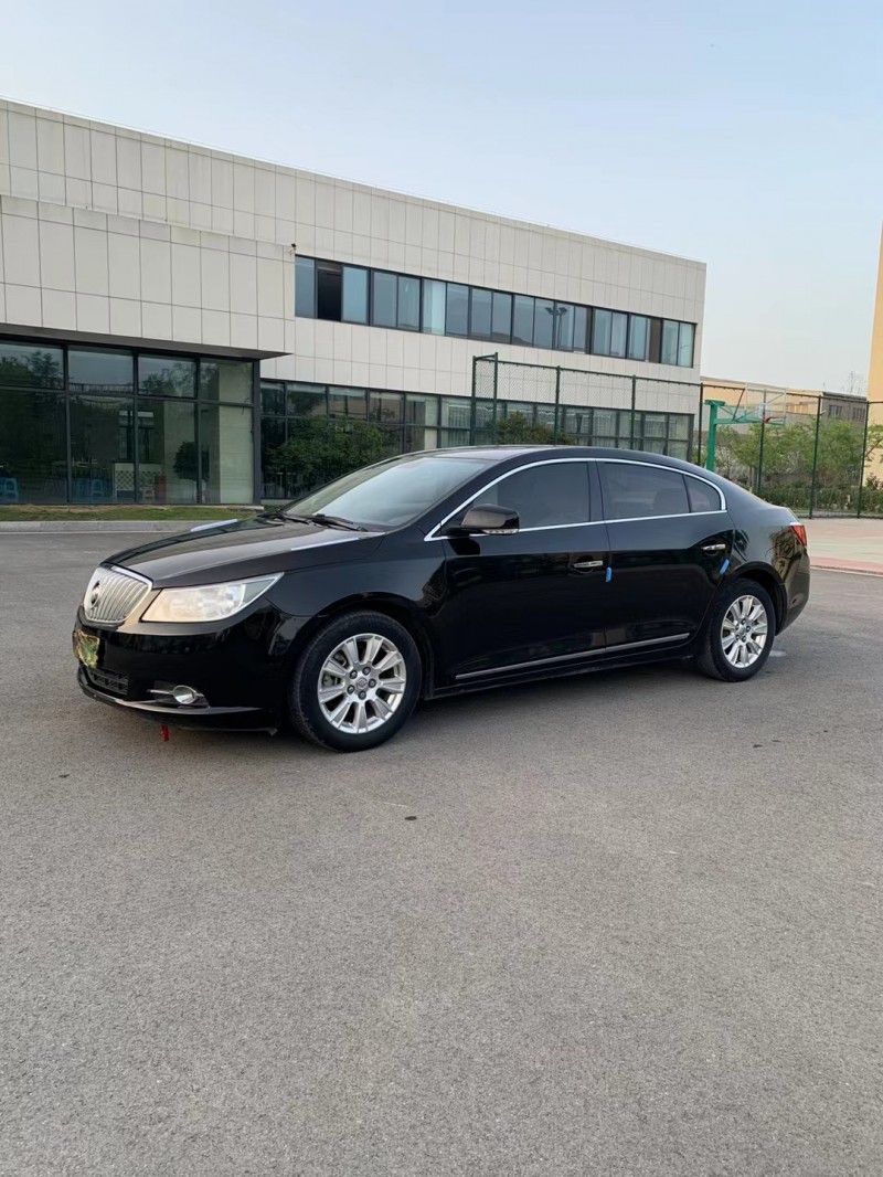 徐州13年别克君威8