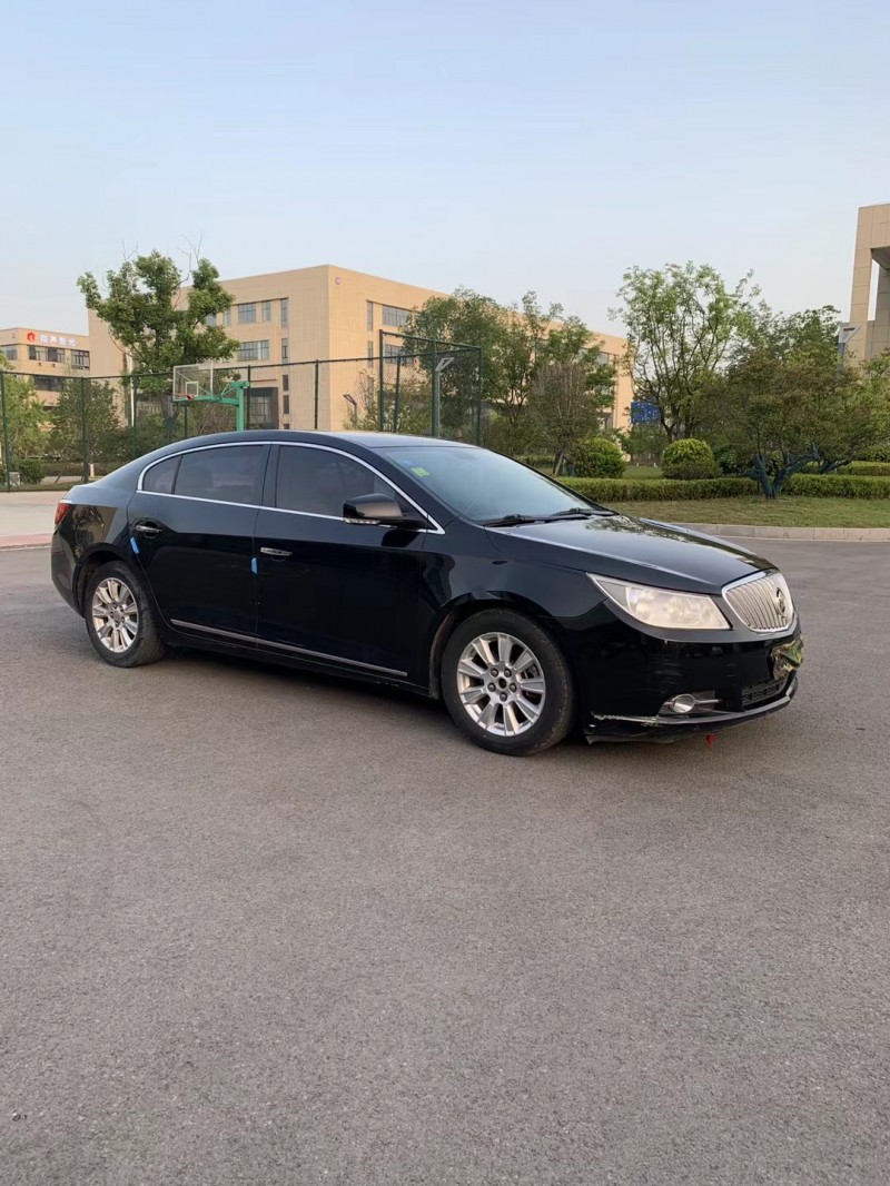 徐州13年别克君威7