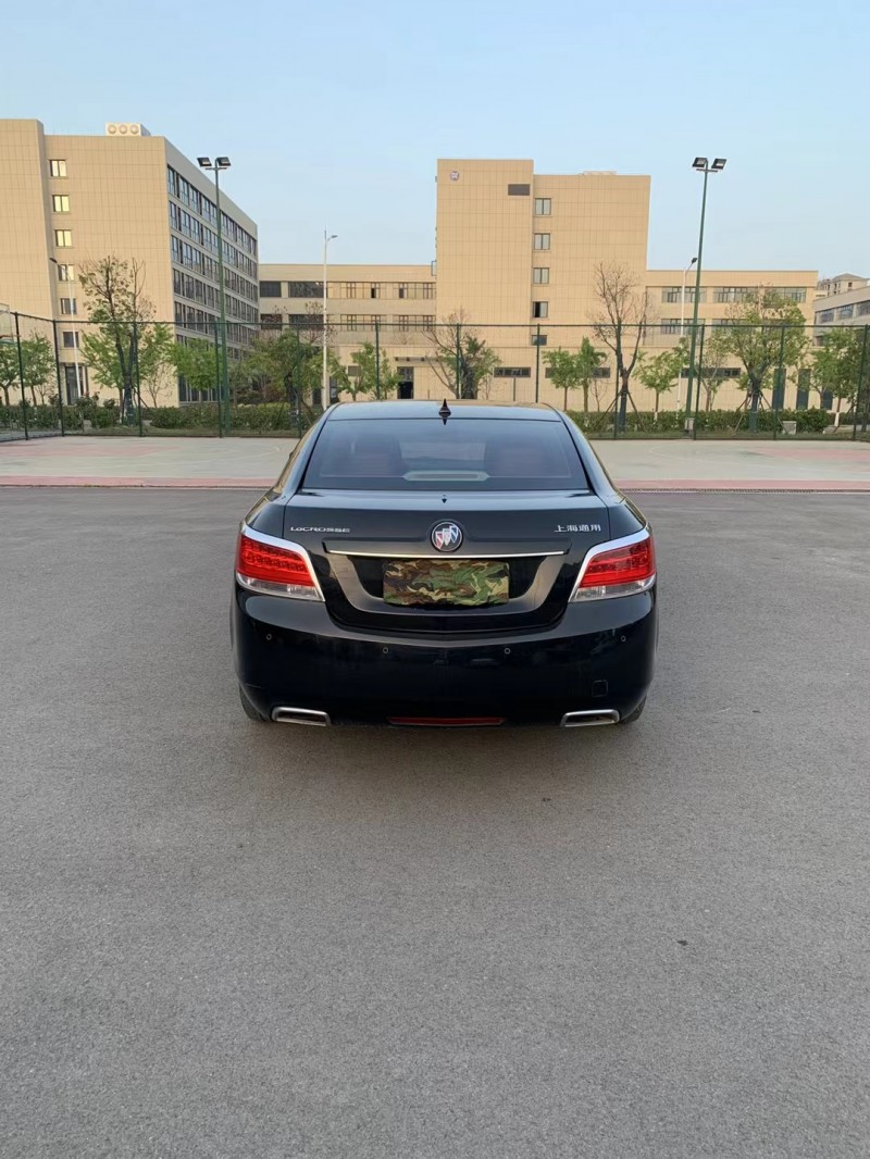 徐州13年别克君威6