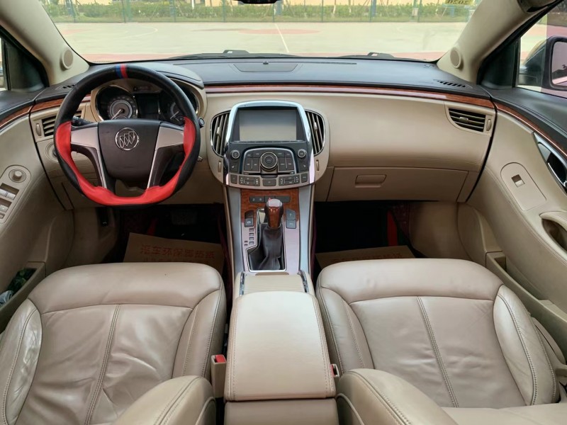 徐州13年别克君威2