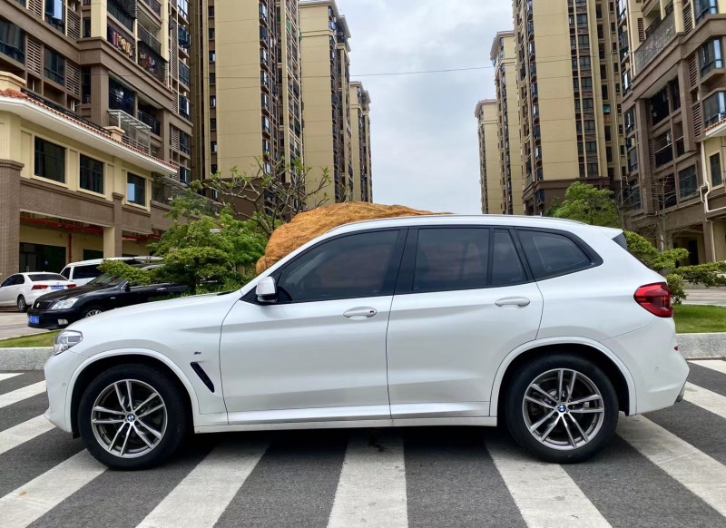 广州19年宝马X35