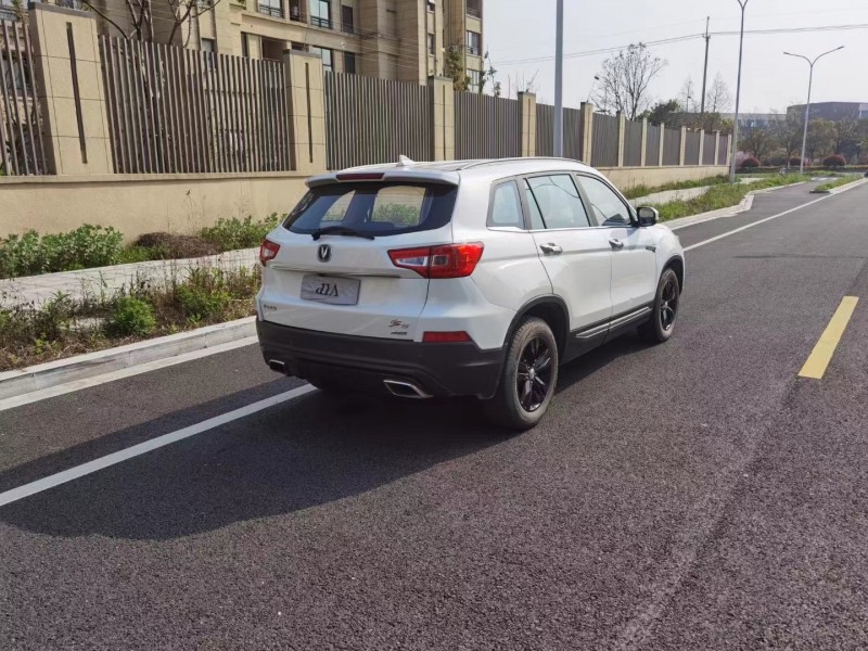 蘇州16年長安汽車CS752