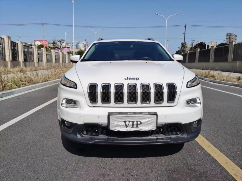 蘇州16年Jeep自由光9