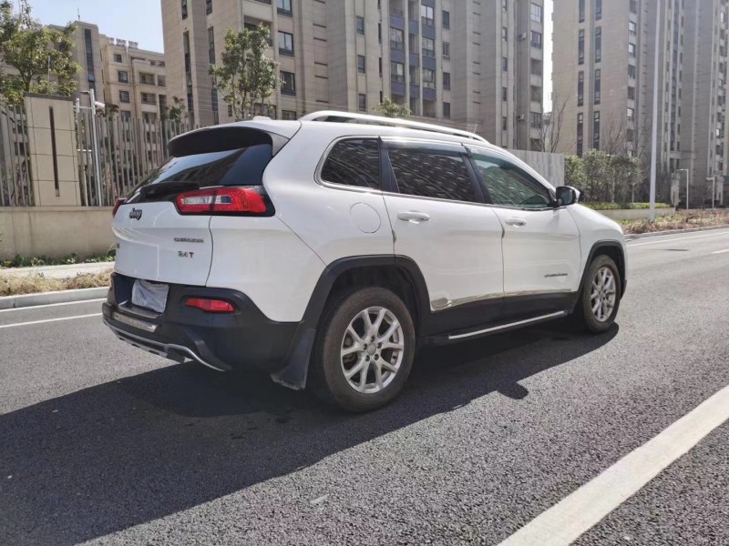蘇州16年Jeep自由光3