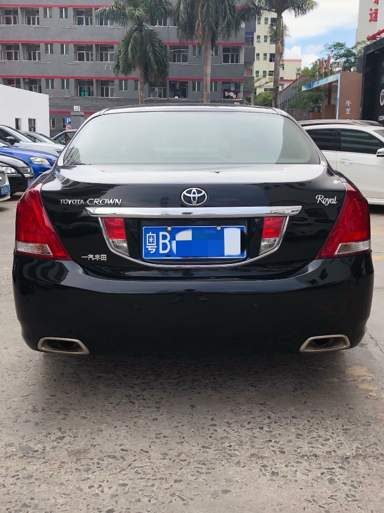 深圳21年丰田皇冠8