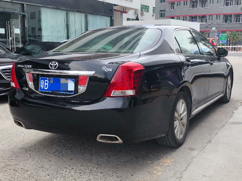 深圳21年丰田皇冠9