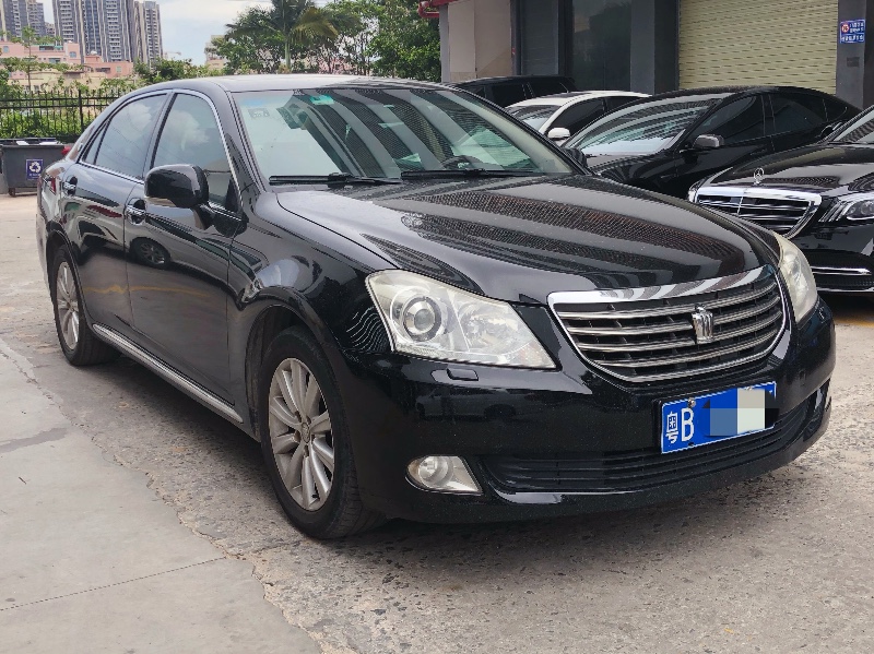 深圳21年丰田皇冠1