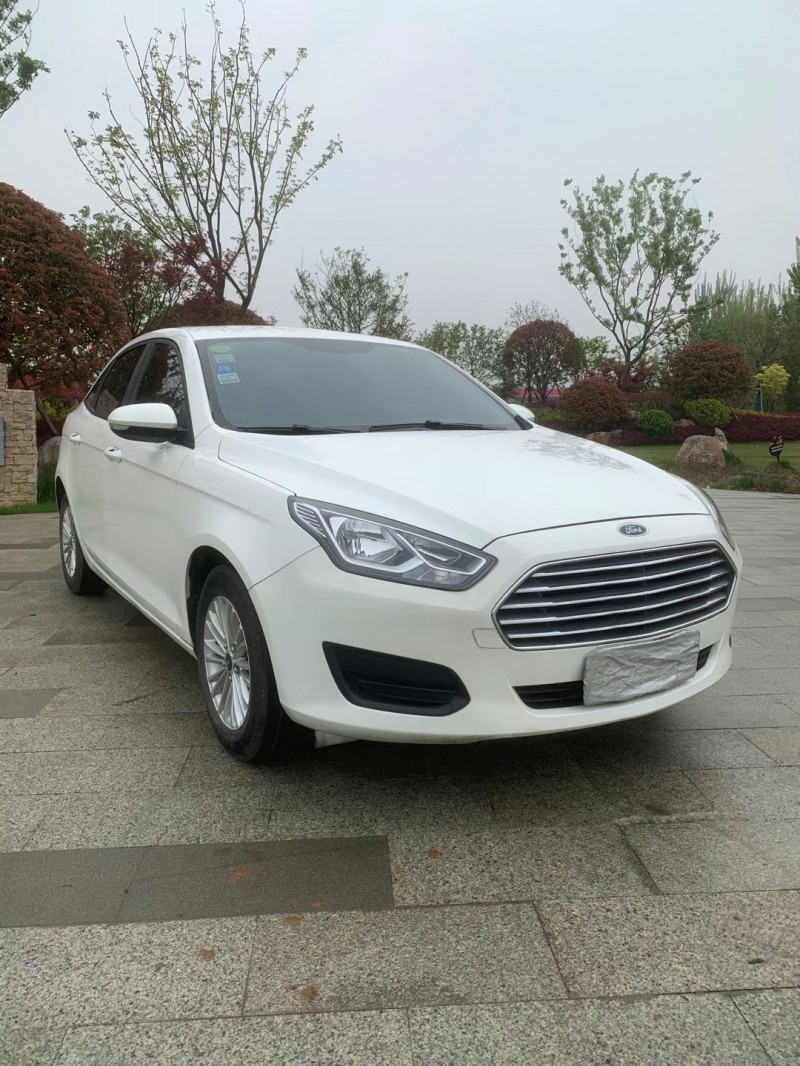 枣庄18年福特福睿斯3