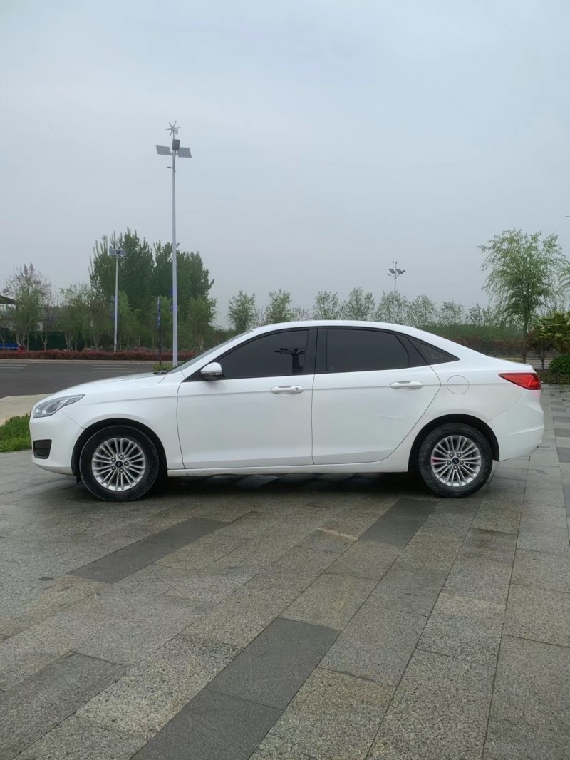 枣庄18年福特福睿斯7