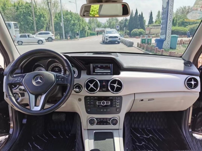 保定13年奔驰GLK3