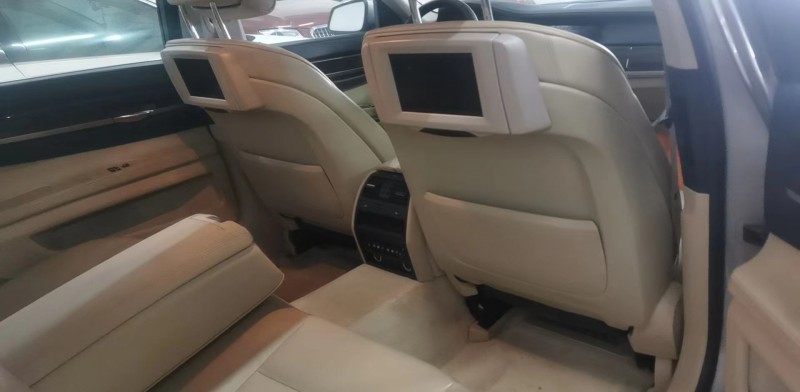 保定10年宝马7系5