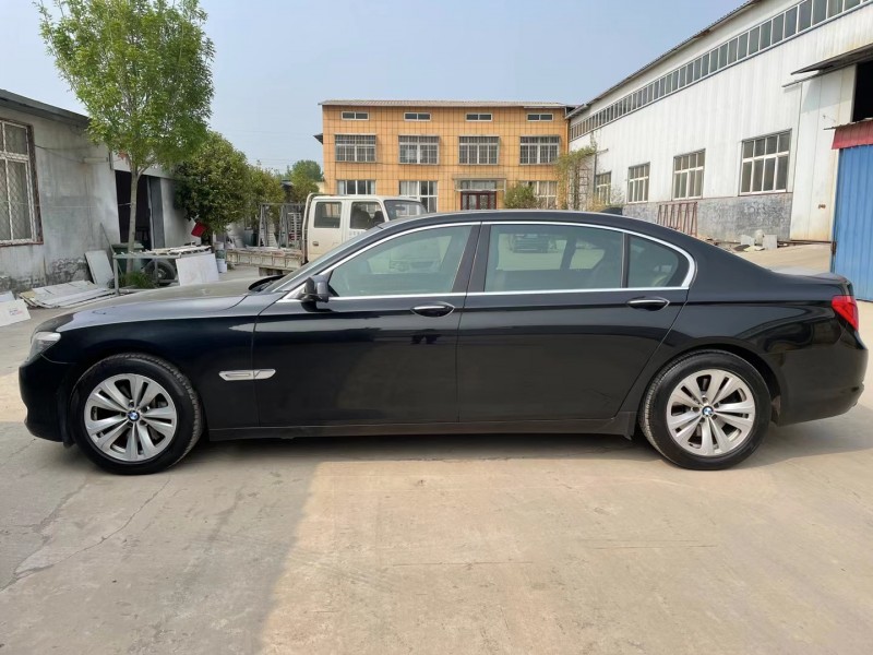 保定11年宝马7系2