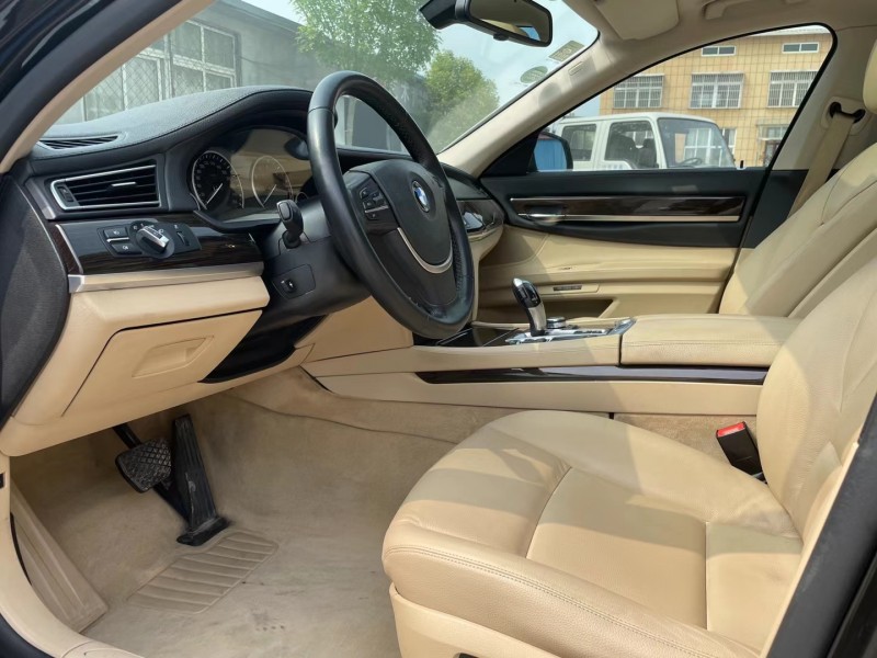 保定11年宝马7系4