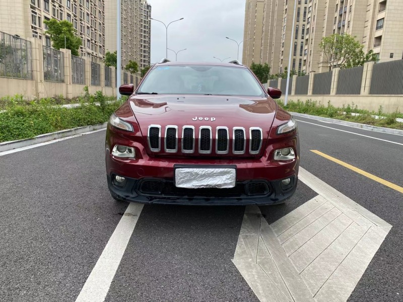 蘇州17年Jeep自由光9