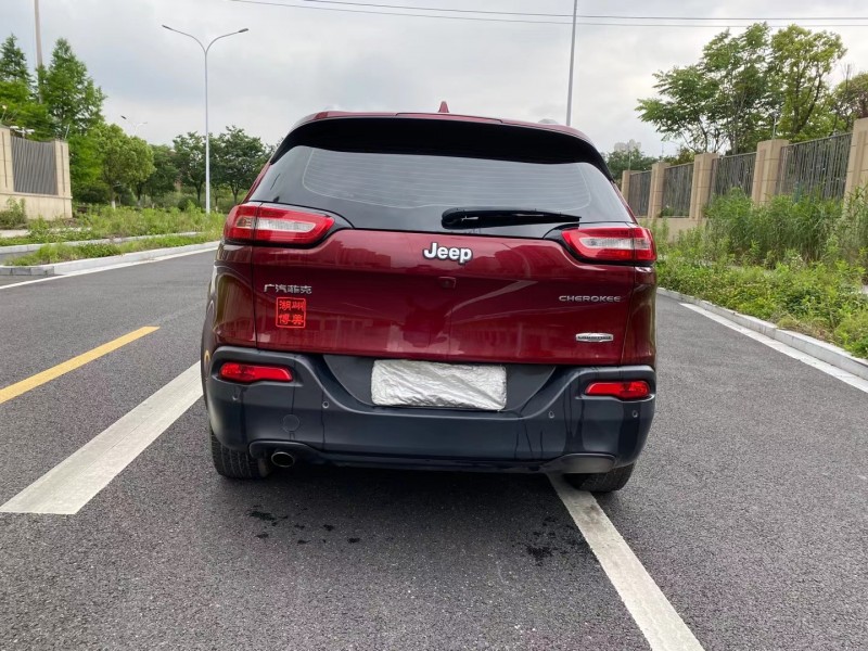 蘇州17年Jeep自由光3