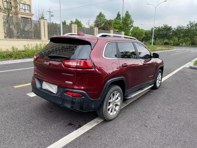 蘇州17年Jeep自由光1