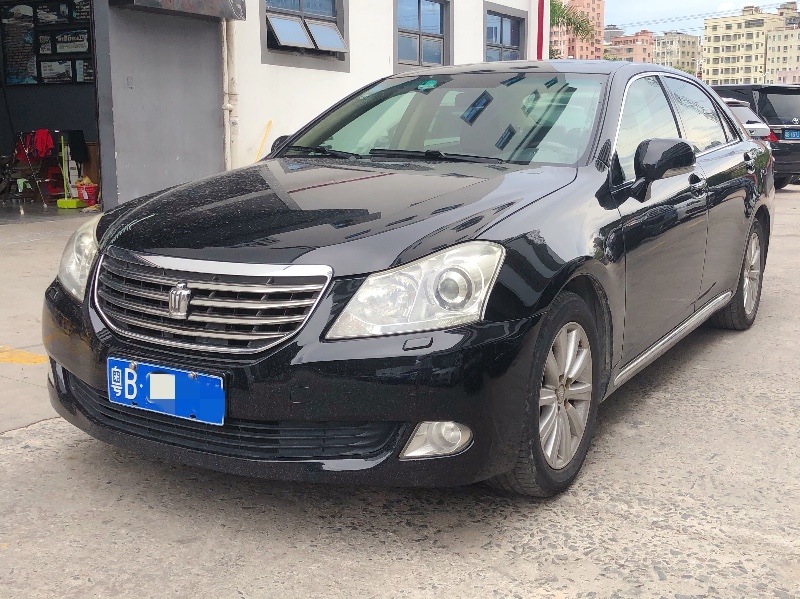 深圳70年丰田皇冠1