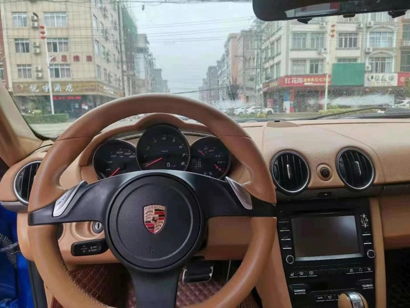 广州11年保时捷卡曼6
