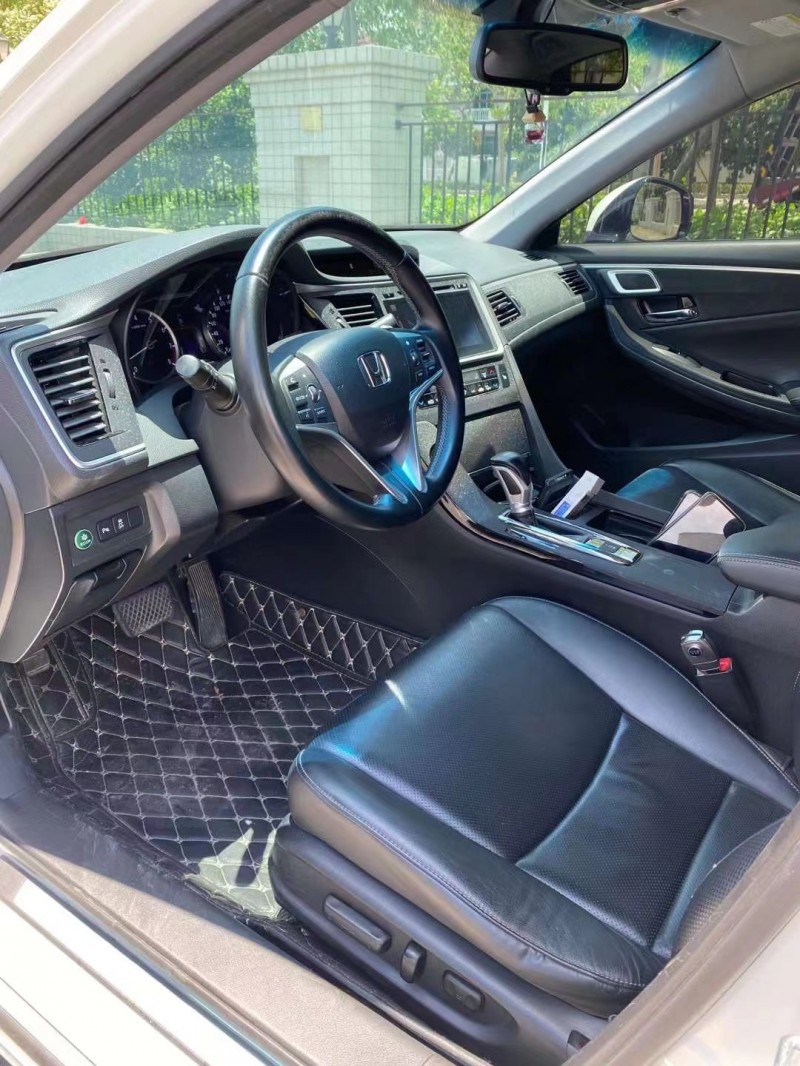 中山16年本田思铂睿8