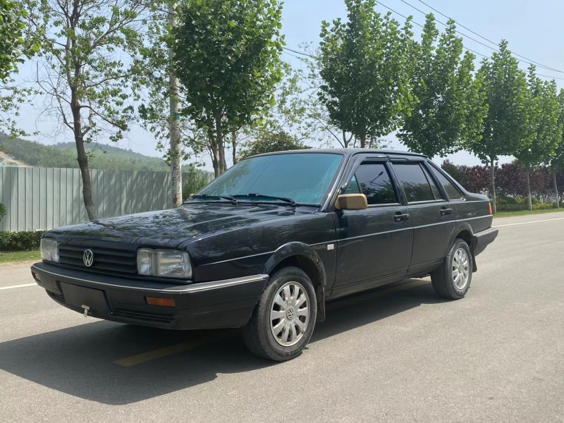 20 万品牌:桑塔纳表显里程8万公里以上上牌时间2010-08排放标准2.