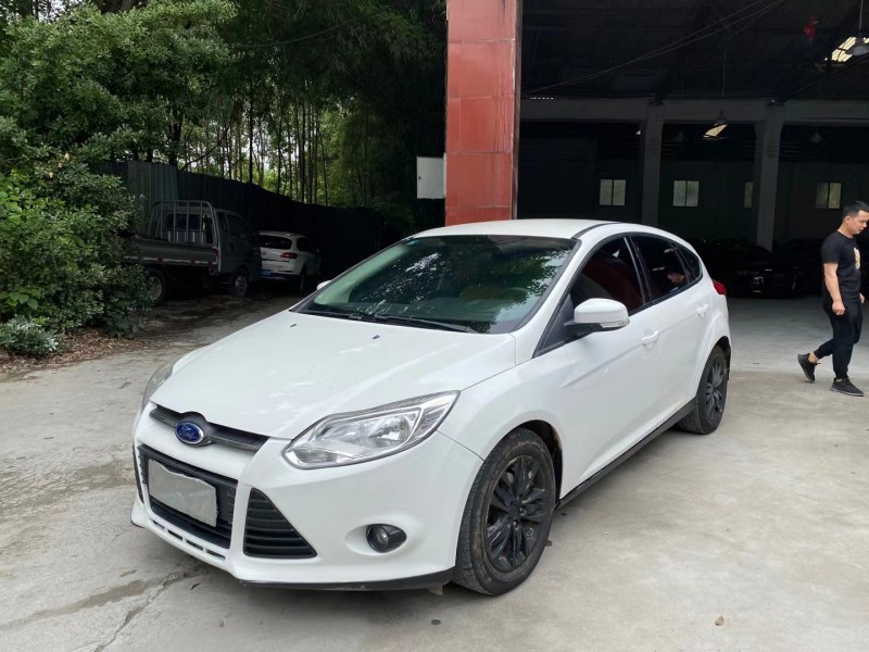 成都13年福特福克斯8