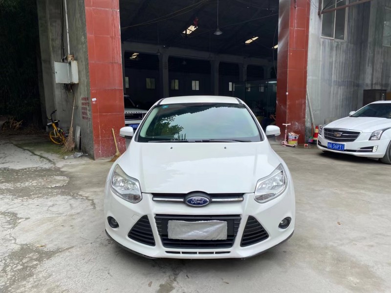 成都13年福特福克斯9