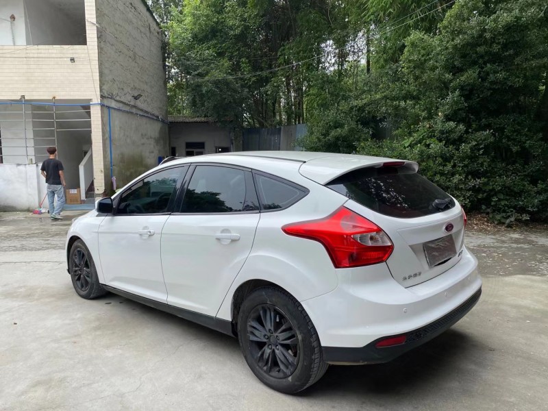 成都13年福特福克斯2