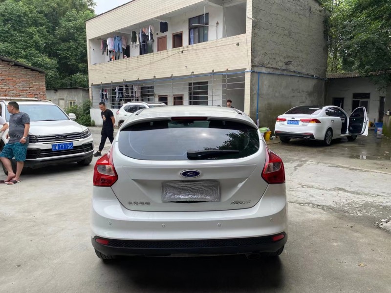 成都13年福特福克斯1